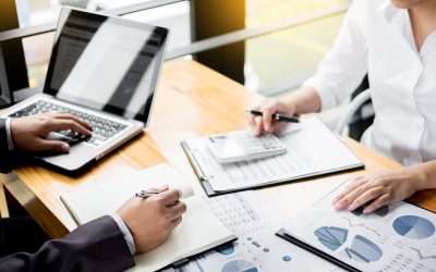 Five Ways a Fee Only Financial Advisor Chicago Helps You Achieve Clearer Money Goals