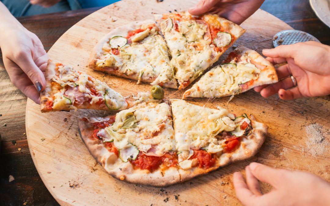 Find Late Night Cravings Satisfied with Pizza Delivery in Chicago, IL for Every Appetite