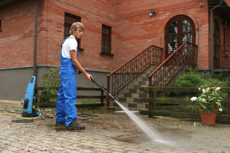 How Building Exterior Pressure Washing Renton, Wa Restores Curb Appeal for Local Properties