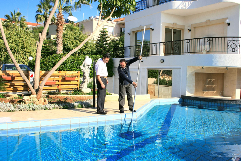Transform your backyard oasis with a trusted swimming pool contractor Tampa FL relies on for quality