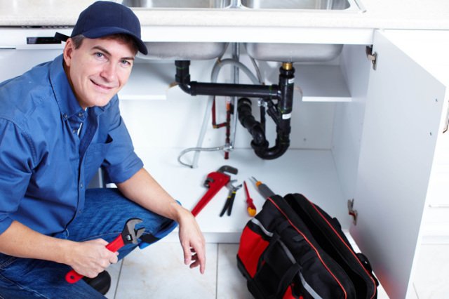 Key Benefits of Choosing Local Hot Water Heater Installation in Savannah, GA, Experts