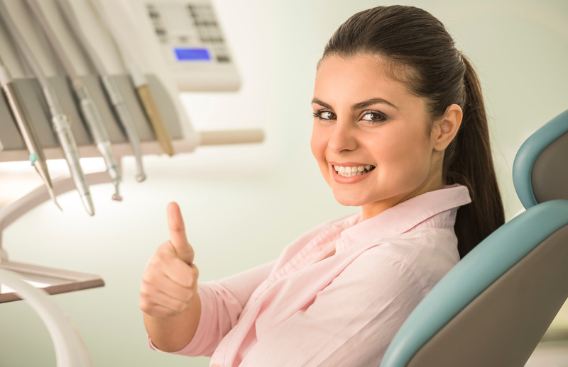 How Choosing a Dentist in Hamilton, ON Can Improve Your Family’s Oral Health Care